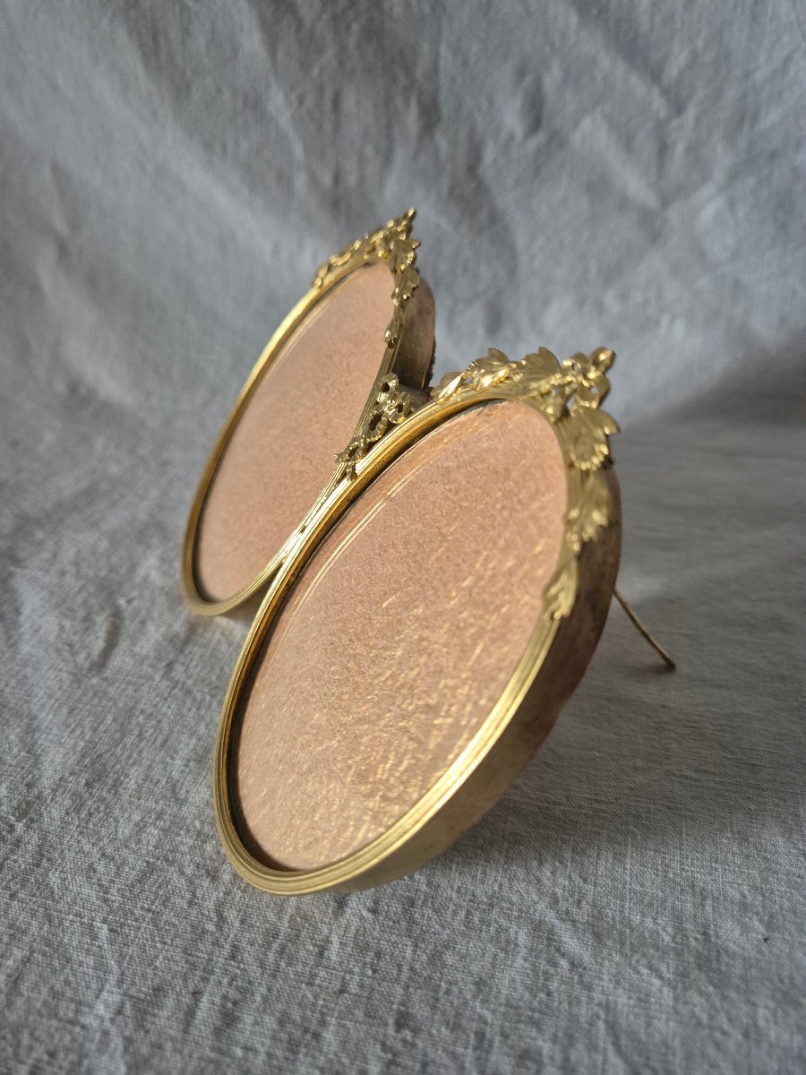 Second Empire Gilt-bronze Oval Diptych Frame With Original Convex Glass Panels -photo-3