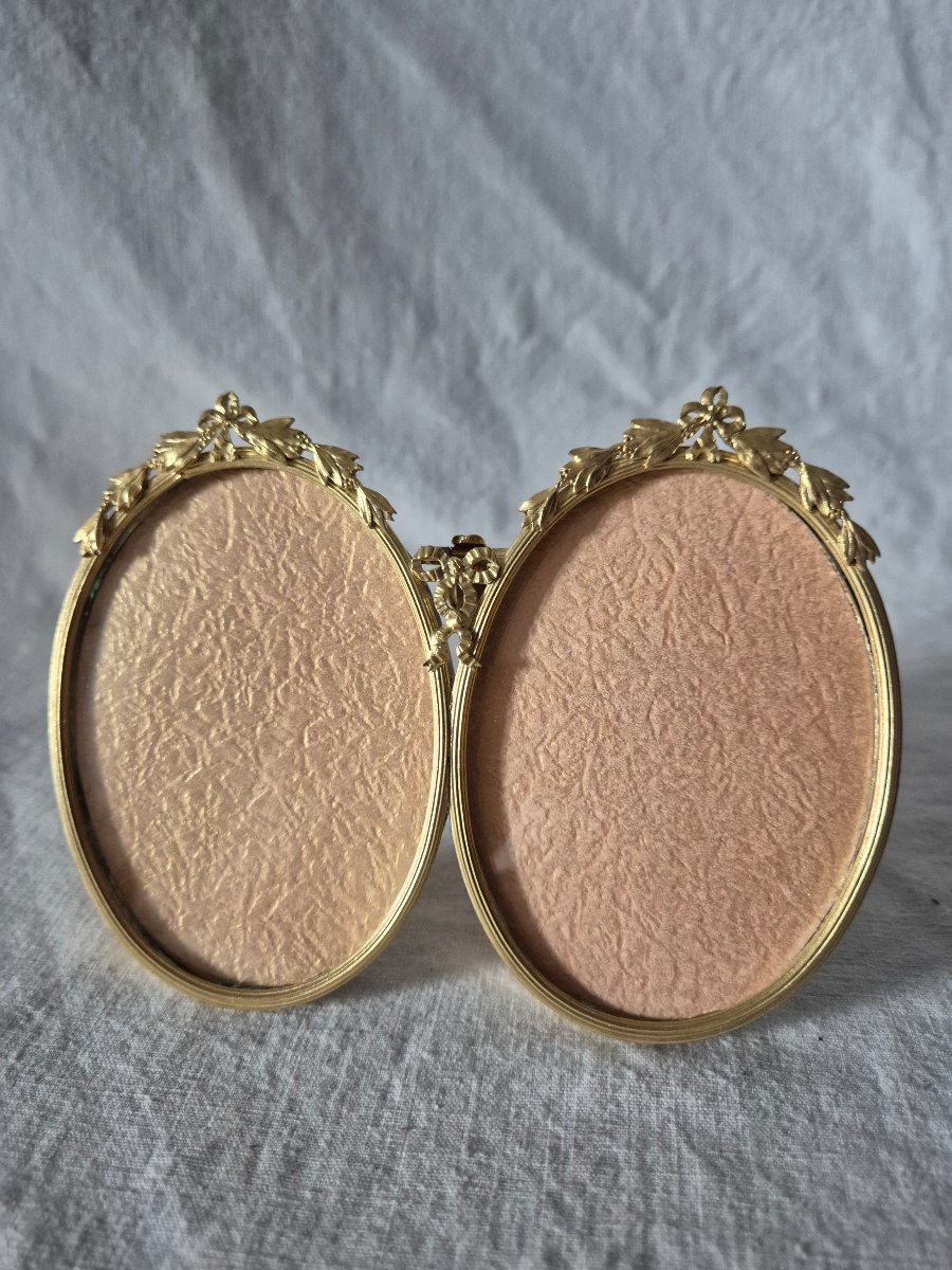 Second Empire Gilt-bronze Oval Diptych Frame With Original Convex Glass Panels -photo-2