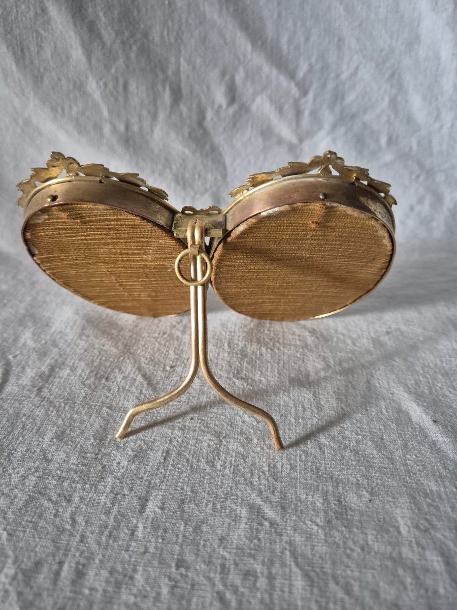 Second Empire Gilt-bronze Oval Diptych Frame With Original Convex Glass Panels -photo-4
