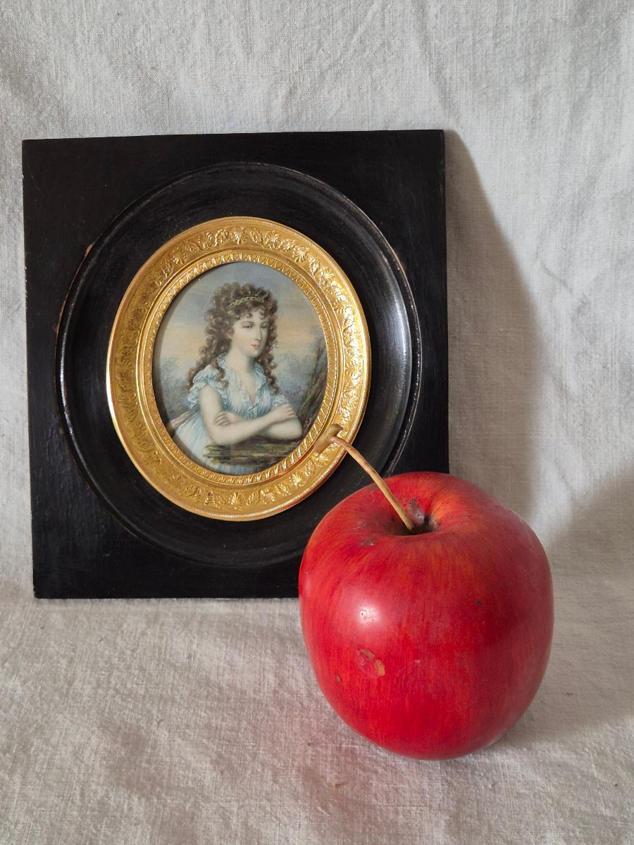 19th-century Oval Ivory Miniature Of A Young Girl, Set In A Wooden And Bronze Frame -photo-2