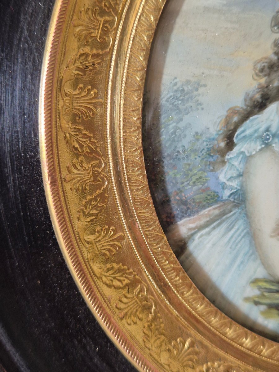 19th-century Oval Ivory Miniature Of A Young Girl, Set In A Wooden And Bronze Frame -photo-3