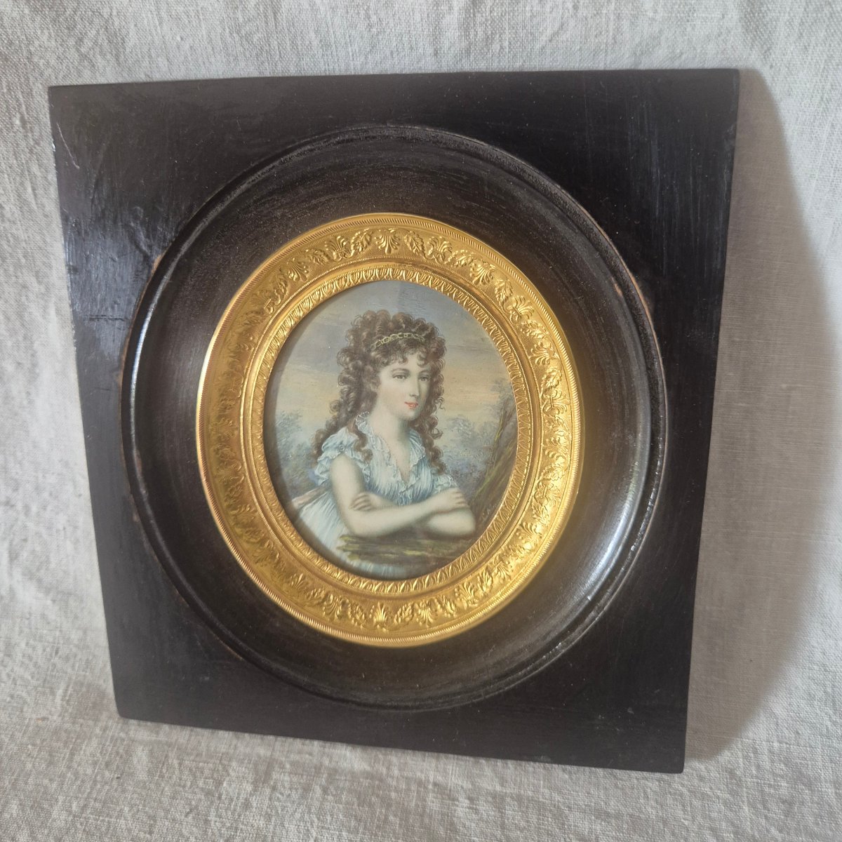 19th-century Oval Ivory Miniature Of A Young Girl, Set In A Wooden And Bronze Frame -photo-4