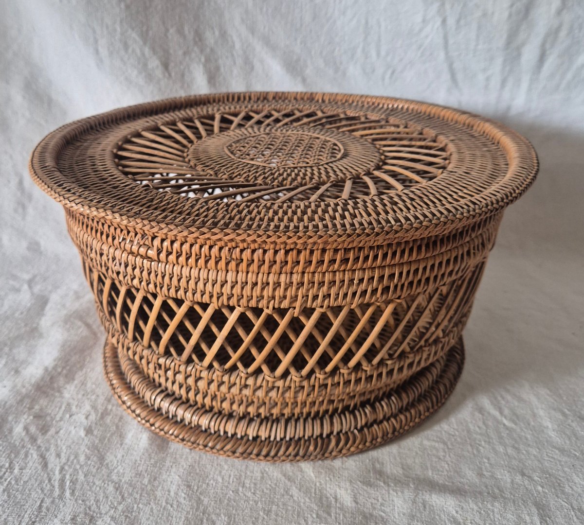 Panier en vannerie de rotin à couvercle époque Napoléon III -photo-3