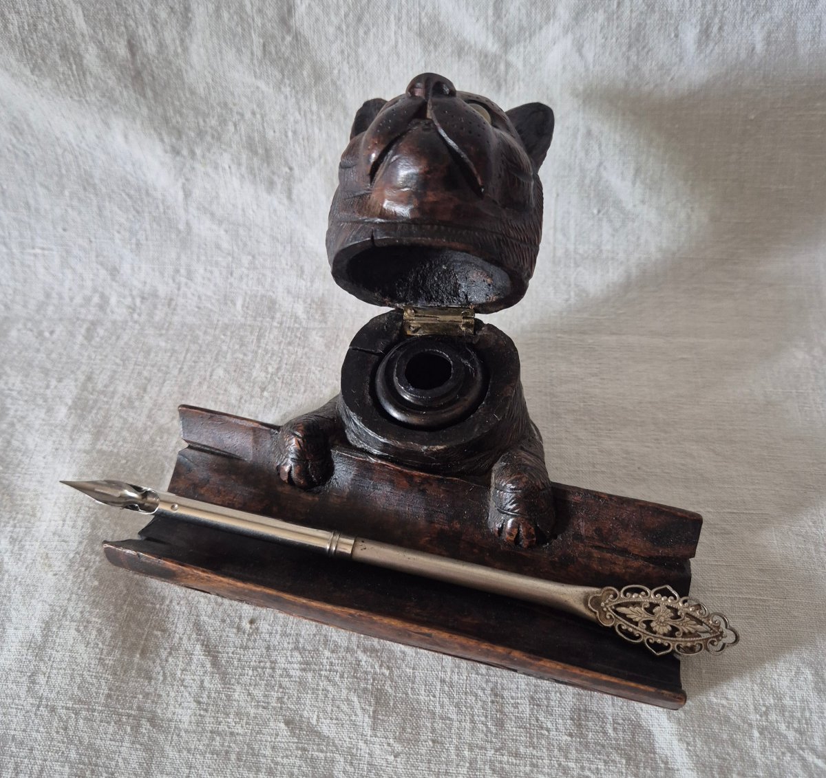 "black Forest" Cat Inkwell Made Of Carved Linden Wood With Glass Eyes -photo-1
