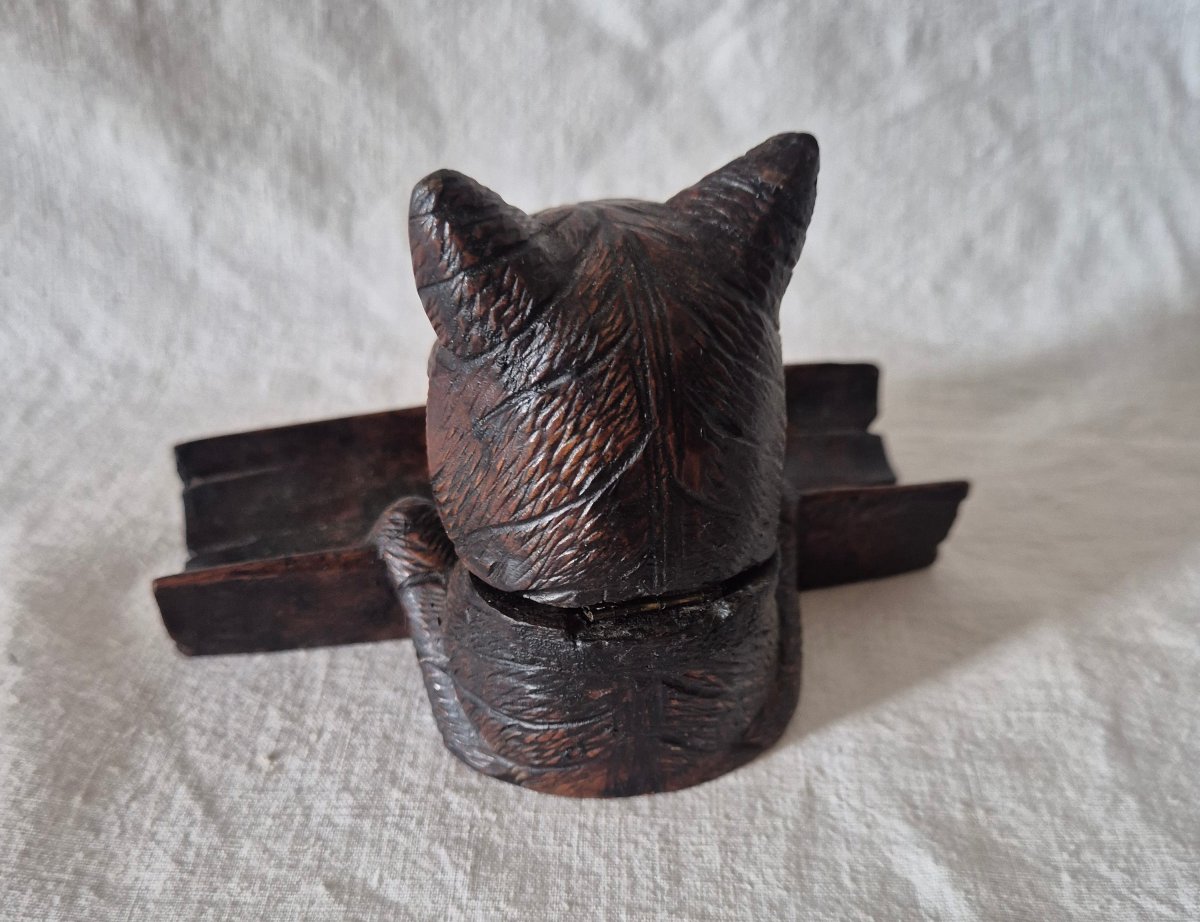 "black Forest" Cat Inkwell Made Of Carved Linden Wood With Glass Eyes -photo-6