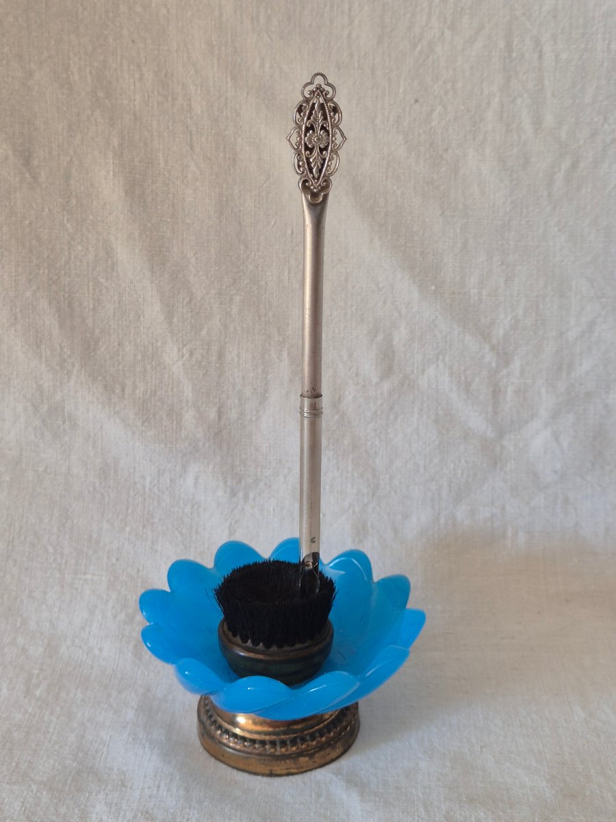 Essuie plumes Napoléon III en opaline bleu cobalt,  bronze et crin