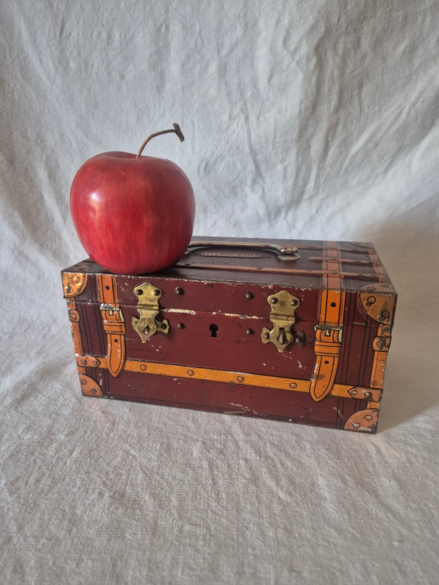 "lu" Cookie Tin Made Of Lithographed Sheet Metal In The Shape Of A Travel Trunk, Circa 1900-photo-2
