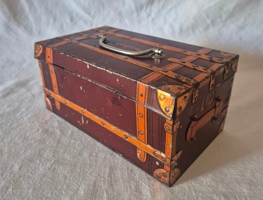 "lu" Cookie Tin Made Of Lithographed Sheet Metal In The Shape Of A Travel Trunk, Circa 1900-photo-5