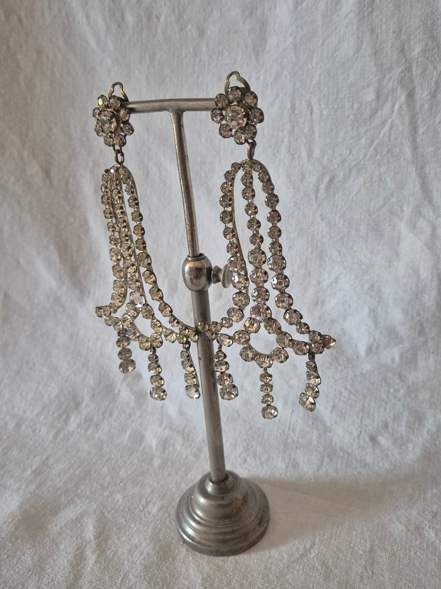 Pair Of Early 20th-century Rhinestone Theater Earrings -photo-3