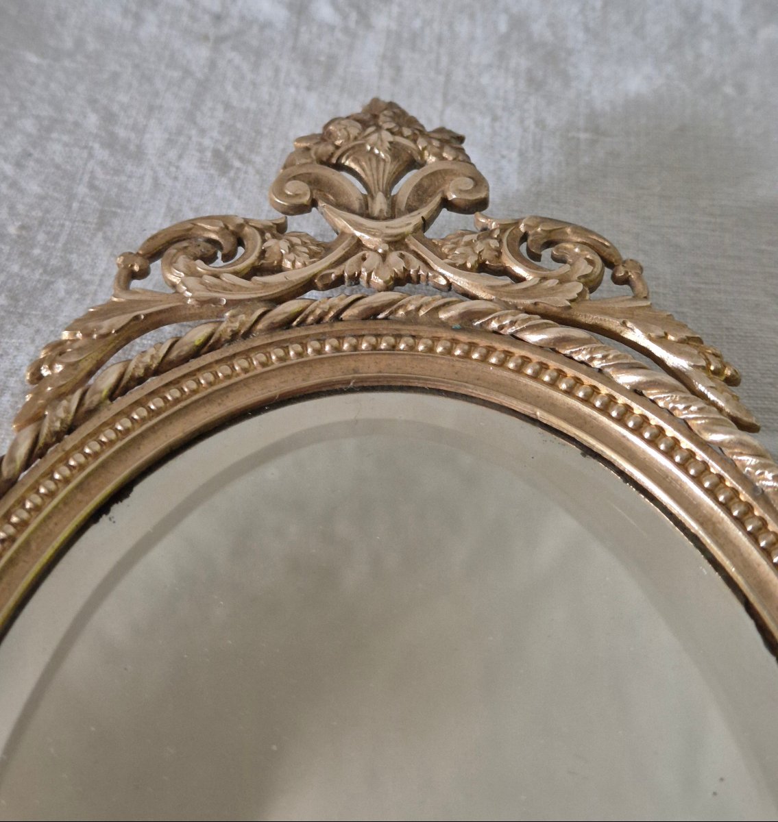 Second Empire-era Hand Mirror With A Mercury-coated Surface And Beveled Edges In Gilded Bronze -photo-4