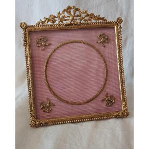Napoleon III Gilt Bronze Frame With Applications On Marie-louise In Pink Moire