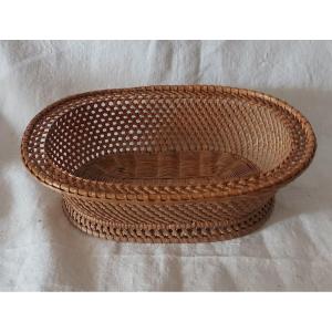 Oval Elongated Basket With Rim In Wicker Basketwork From The 19th Century 