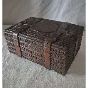 Coffret En Bois Sculpté à Bijoux Et Des Petits Riens En Trompe l'Oeil Du XIXème Siècle 