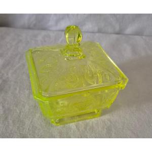Bonbonnière sucrier en verre ouraline moulé décor en relief