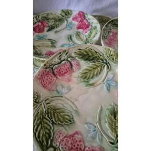 Set Of 6 Slip Plates With Strawberry Decoration