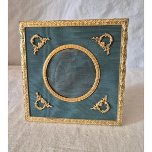 Cadre photo carré bronze doré à vue ronde style Empire fin XIXème siècle 