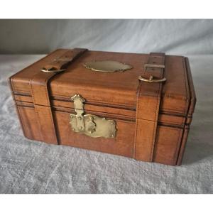 Boîte en bois sculpté trompe l'œil malle de voyage 