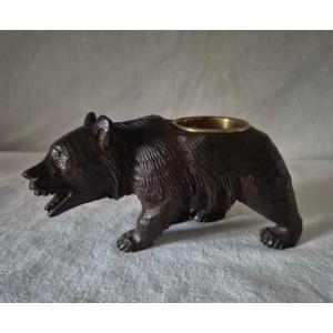 Porte cure dents, cendrier...en bois sculpté figurant un ours style Forêt Noire