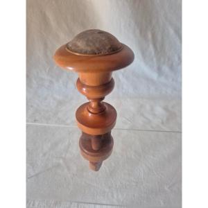 Couture Special: 19th-century Turned Boxwood Needle Case And Dice Holder