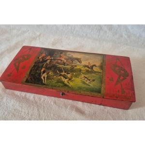 Plumier d'école double mâché sur le thème de la chasse à la courre