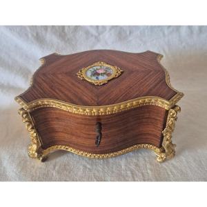 Coffret précieux en bois de rose et bronze, médaillon porcelaine émaillée début XIXème siècle