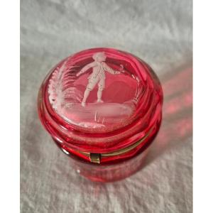 Boîte bonbonnière en verre rouge émaillé "Mary Gregory" du XIXème siècle