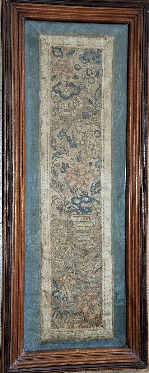 Broderie chinoise sur soie, avec des fils d'or, XVIIIè.-photo-3