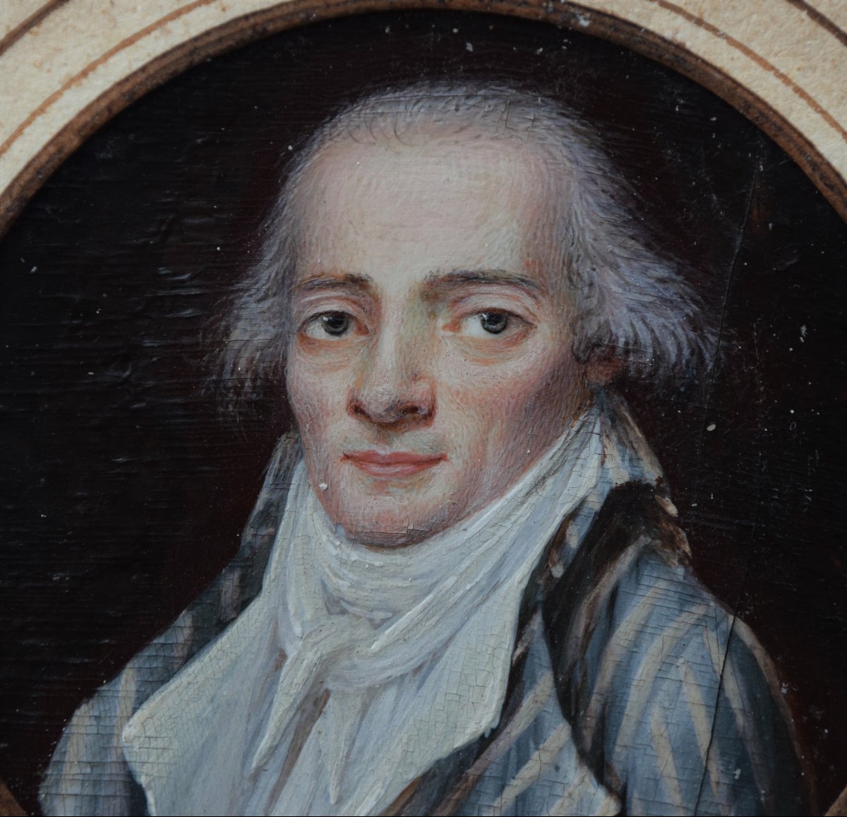 Gouache On Ivory. Portrait Of A Man In A Striped Suit. Diameter: 5 Cm.-photo-3