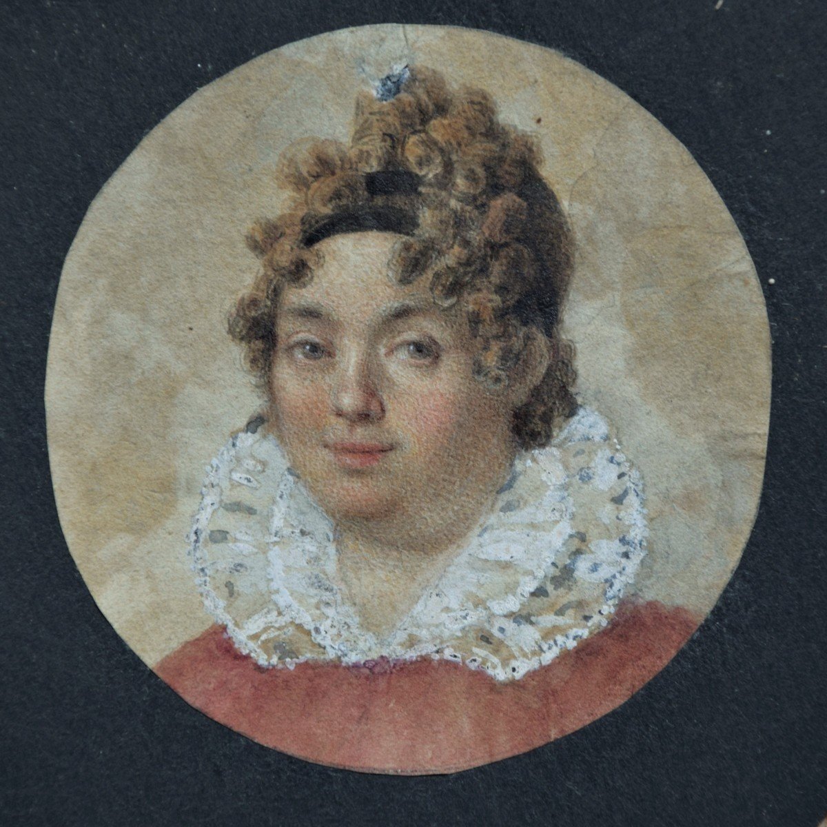 Vers 1800. Portrait de Dame. Miniature 6,3 cm diamètre.