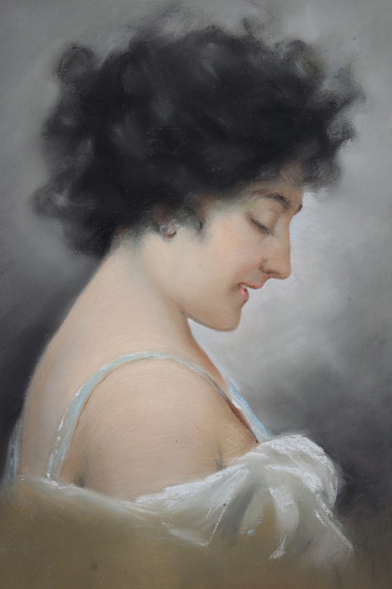 Début XXè. Portrait de femme de profil.-photo-2