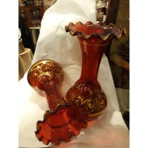 Paire De Vase  Baccarat Rouge Et Doré