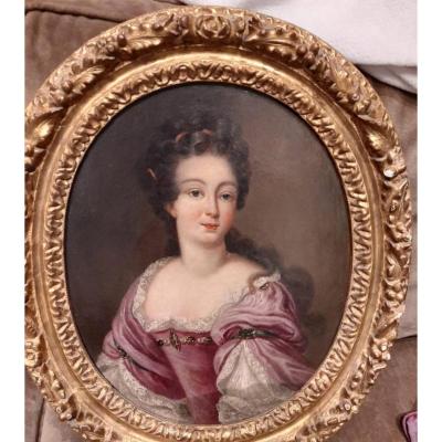 Très Beau Portrait De Femme