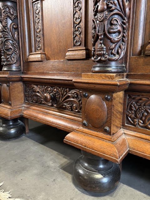 Sculptural Flemish Architectured Cabinet-photo-6