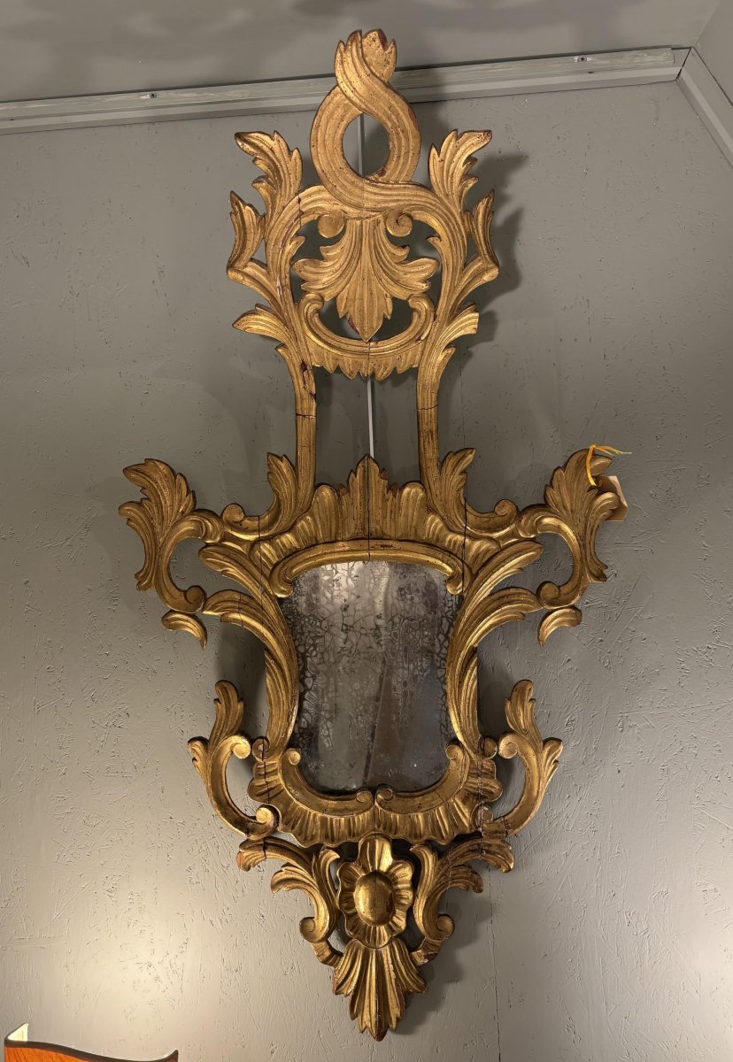 Miroir Rocaille en bois doré, XIXe siècle