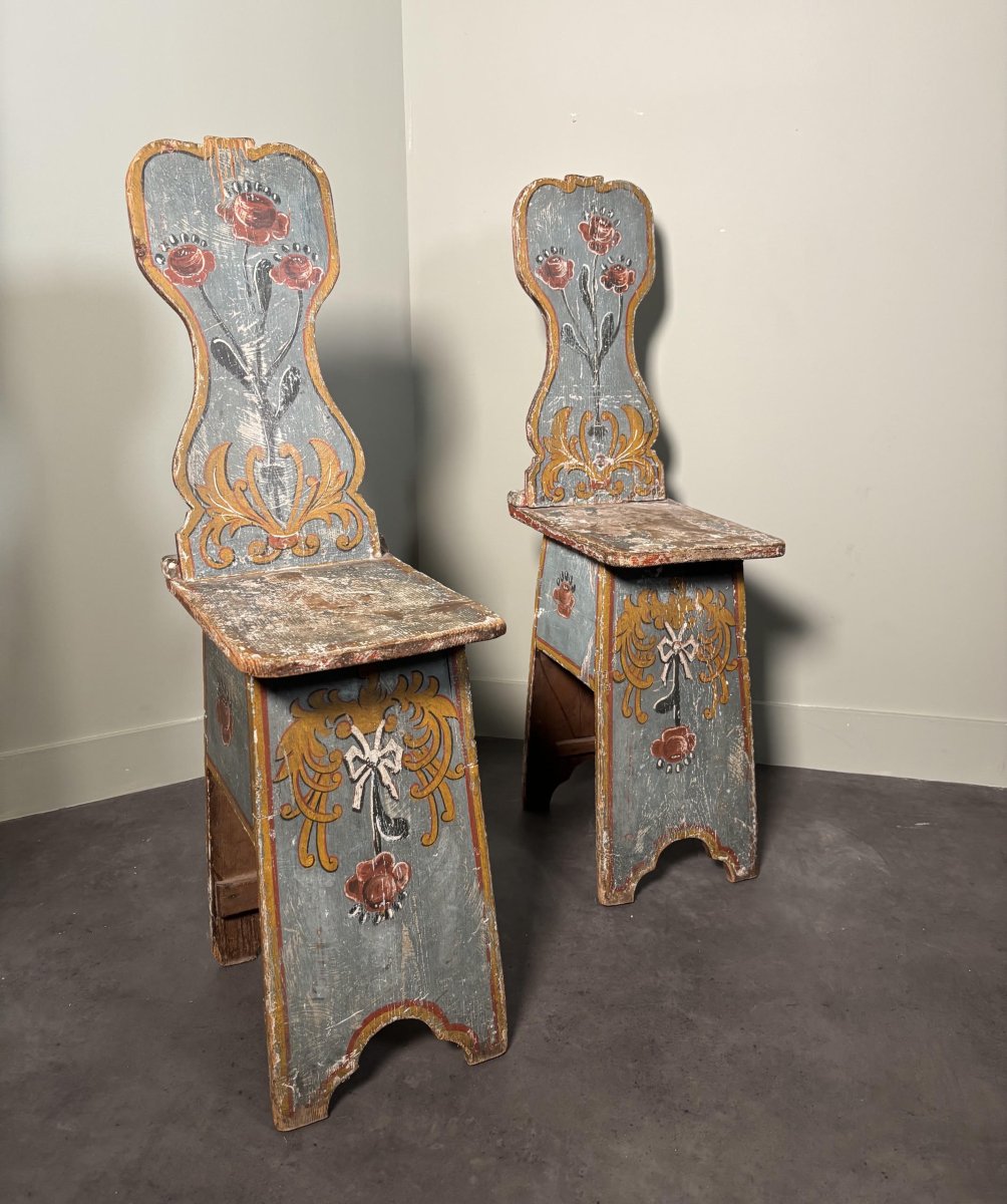 Paire de chaises en bois peint Italie du Nord XIXe