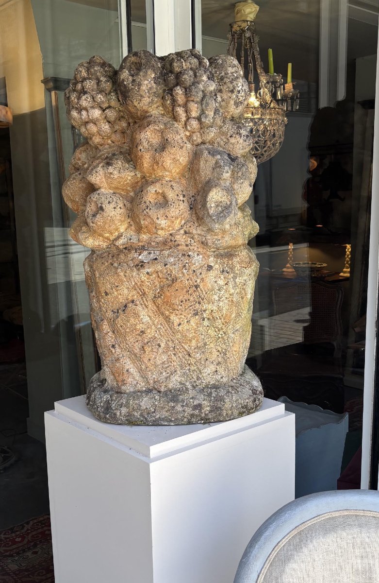 Pair Of Fruit Baskets, 18th-century Stone Pillar Capitals.