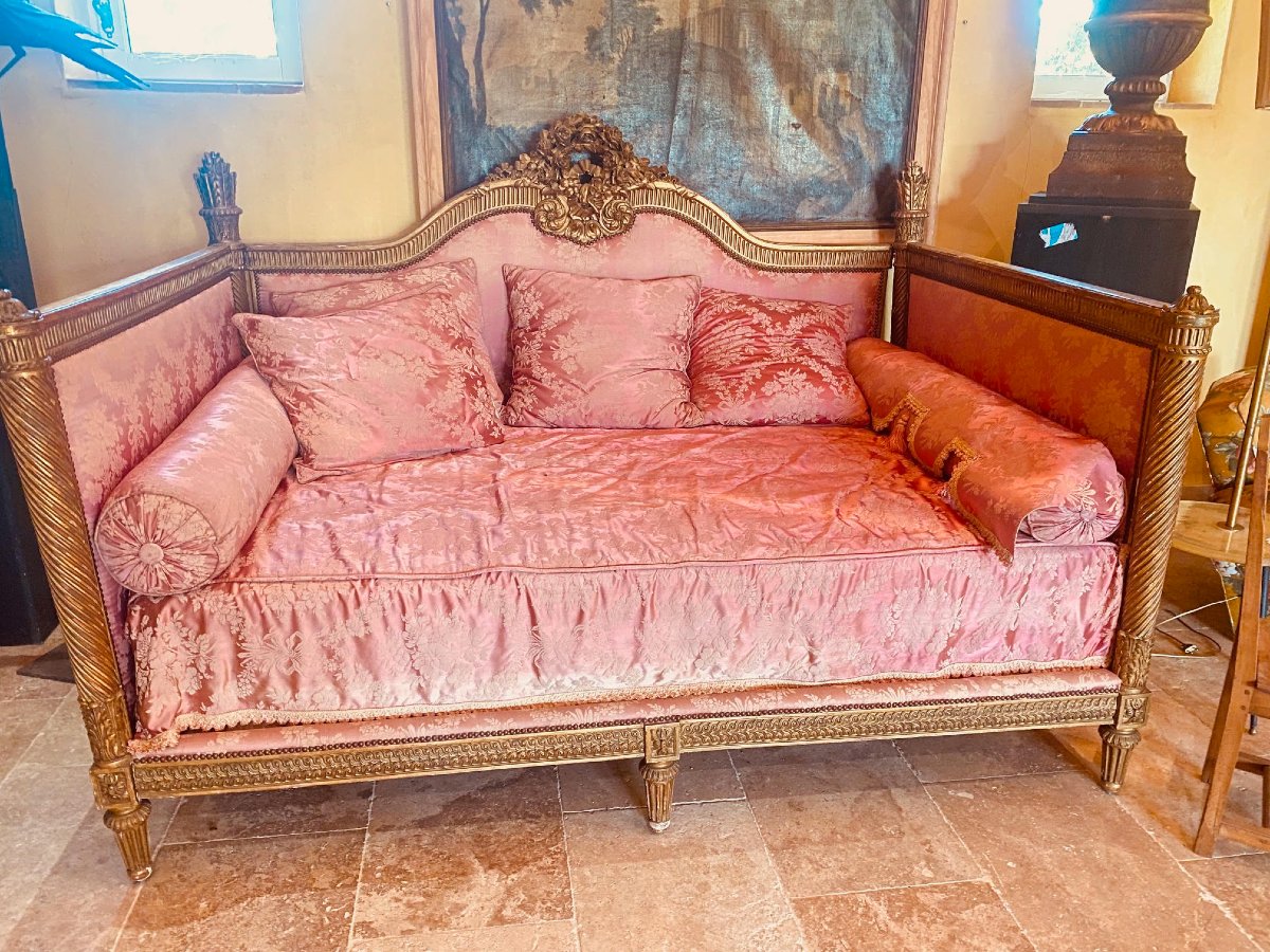 Louis XVI-style Daybed In Gilded Wood, Circa 1880.