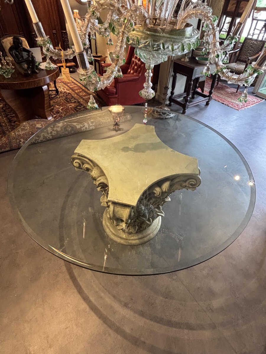 Corinthian-style Center Table With A Glass Top -photo-3