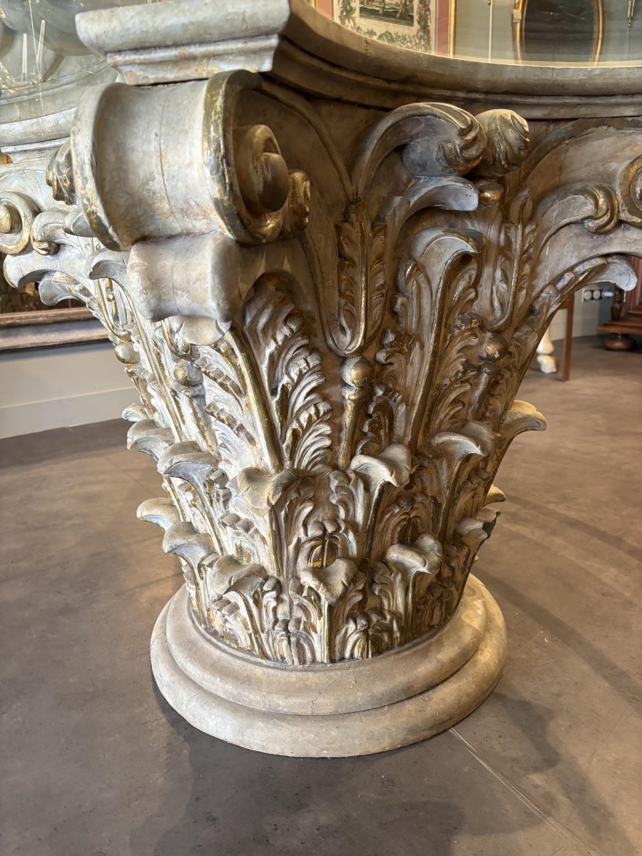 Corinthian-style Center Table With A Glass Top -photo-8