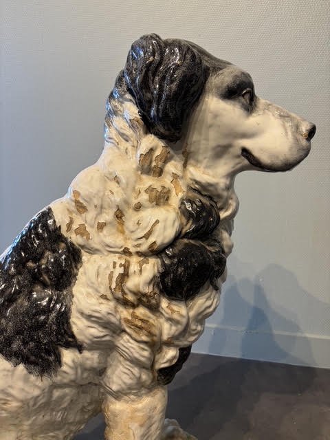 Large Glazed Earthenware Sculpture Of A Springer Spaniel, An English Piece From The Late 19th Century-photo-3