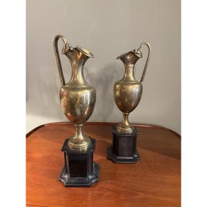 PAIRE D'AIGUIERES EN BRONZE DORÉ MONTÉES SUR MARBRE NOIR BELGE XIXE