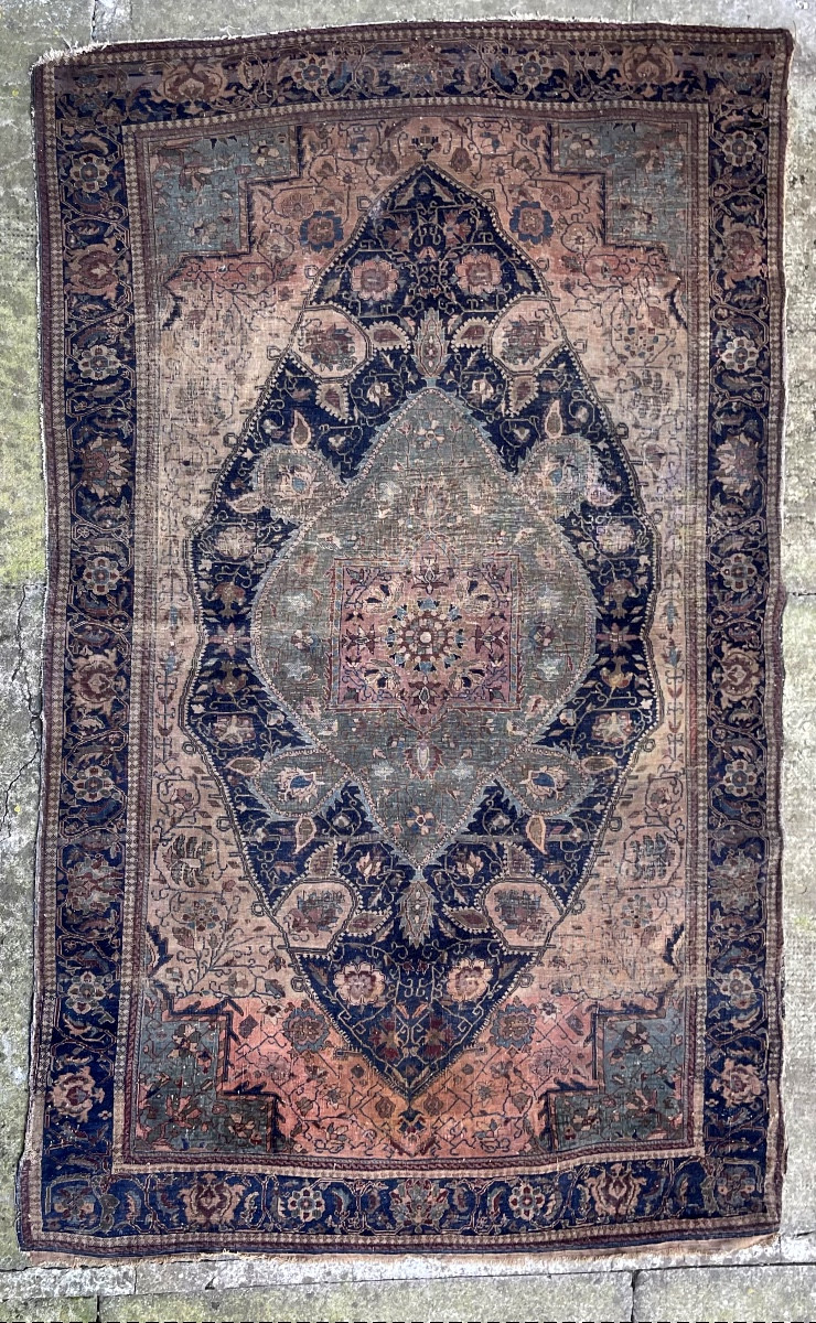 Très fin et ancien tapis