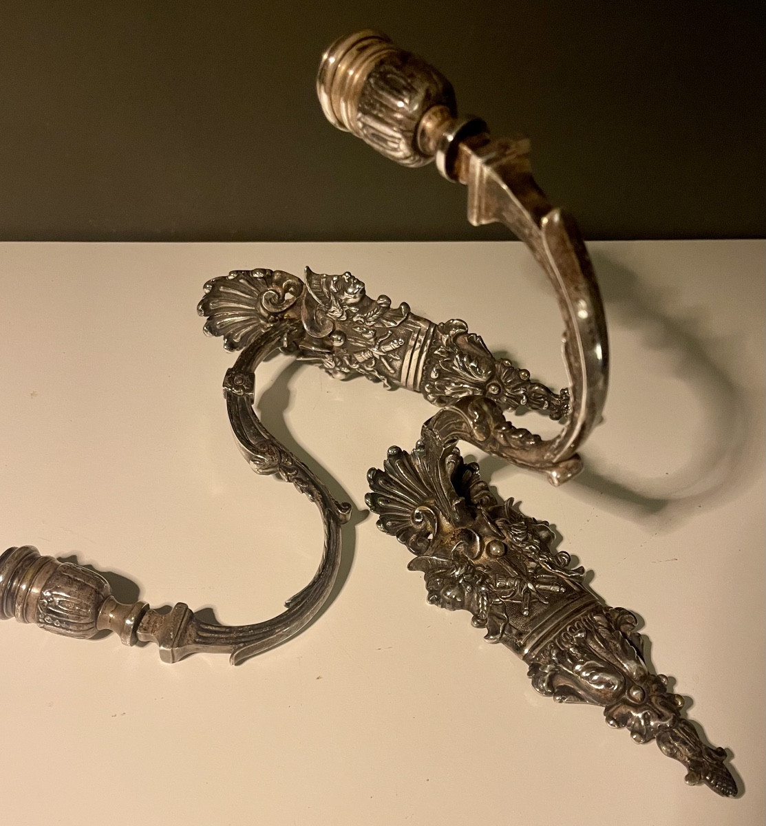 Paire d’appliques Régence en métal plaqué d'argent