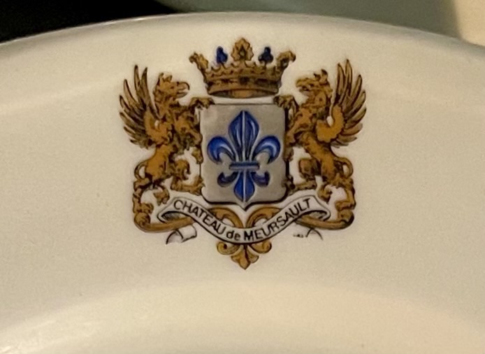152 assiettes armoriées Porcelaine du Château de Meursault-photo-2