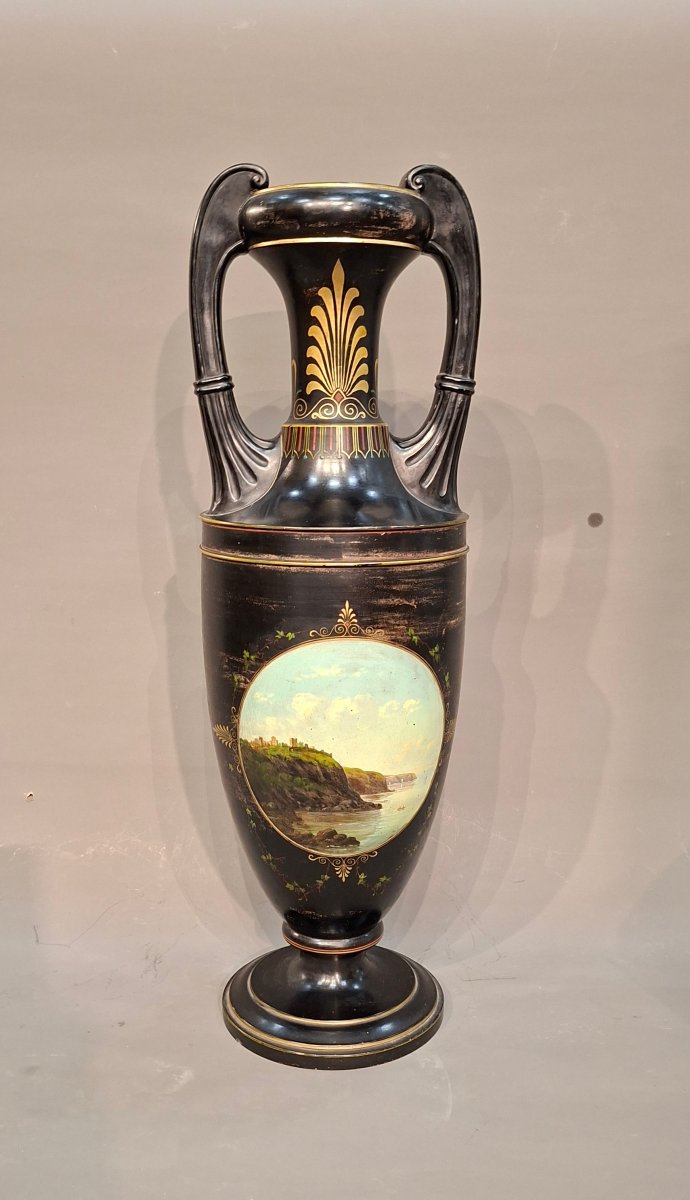 L.Hjorth  Danemark Grand vase neoclassique terre cuite Ht 56 cms