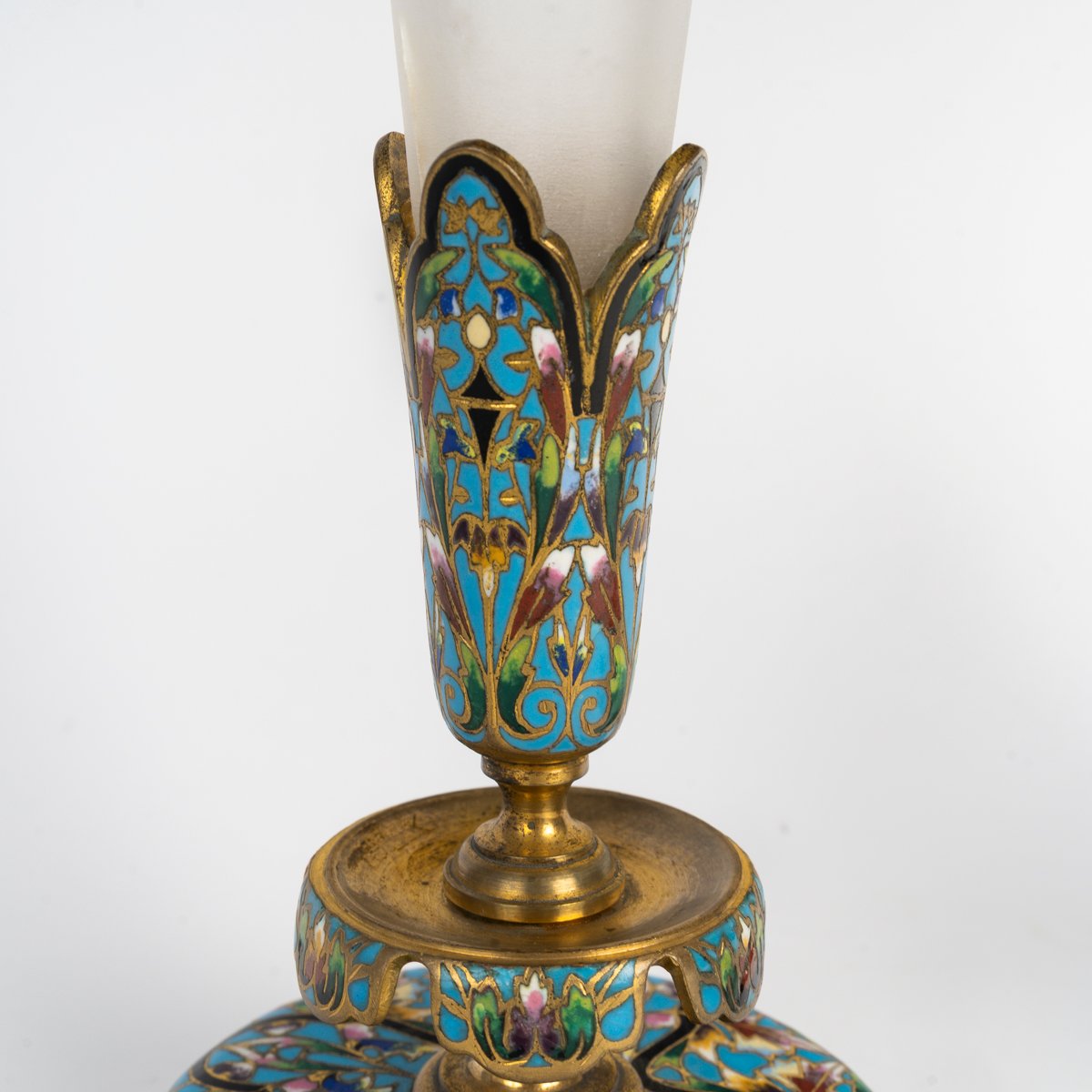 Pair Of Crystal Horn-shaped Vases-photo-1