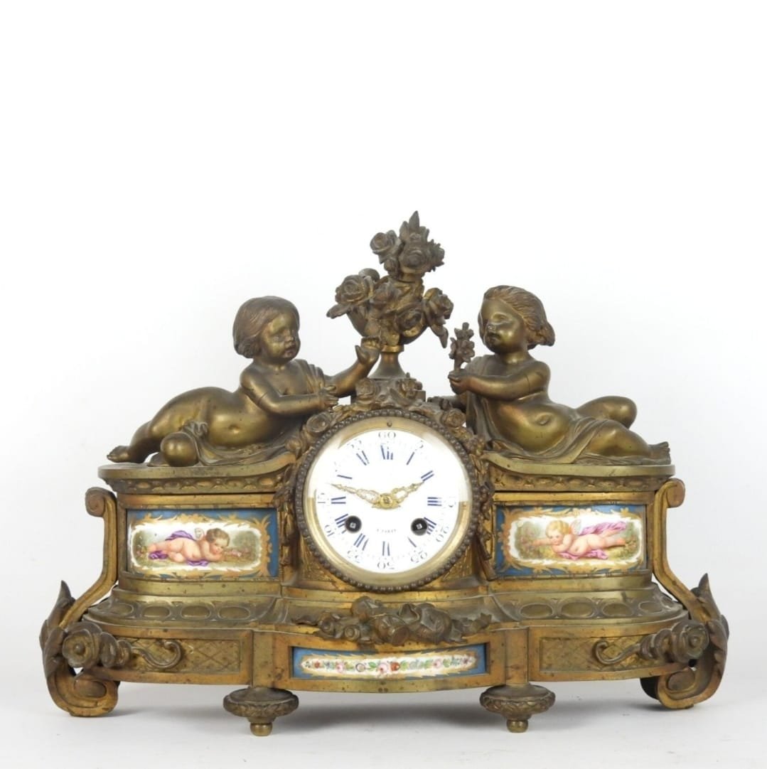 PENDULE EN BRONZE
