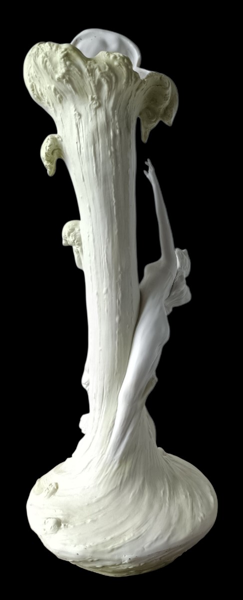 Vase art nouveau en porcelaine de Volkstedt -photo-1
