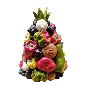 Sculpture pièce montée de légumes en faïence Pol Chambost 