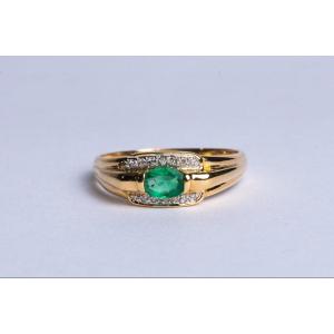 Emerald Ring - Art Deco Style